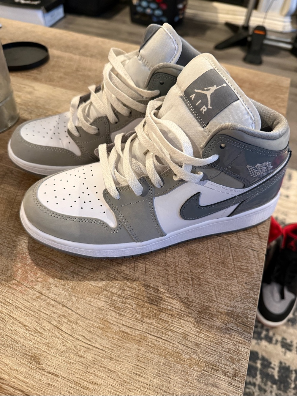 Nike Air Jordan 1 Mid SE Patent Cool Grey